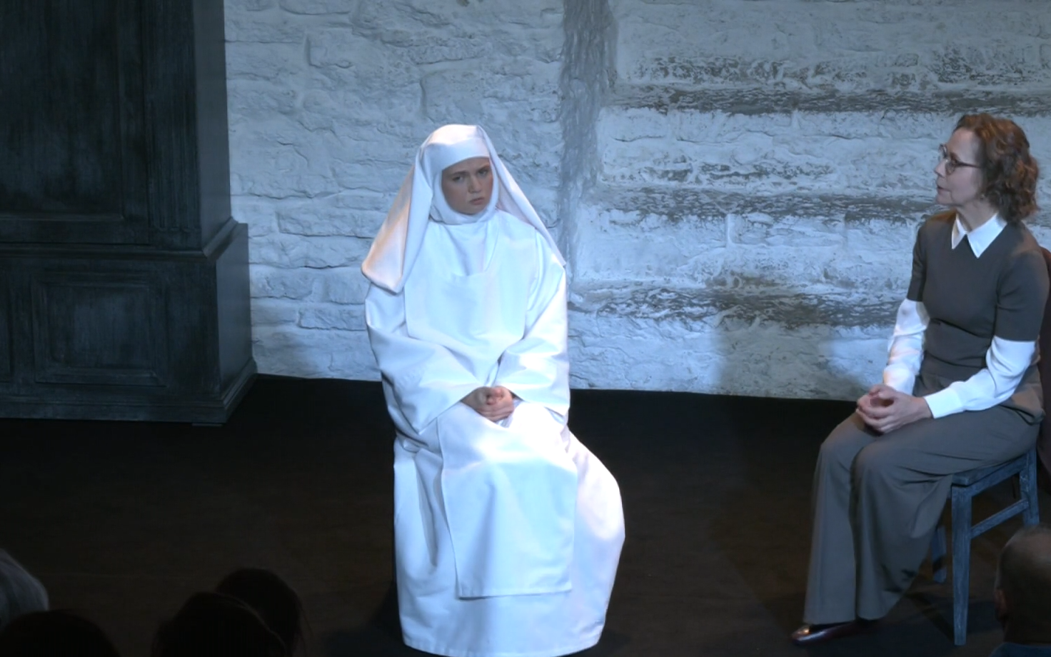 Сцена из спектакля Agnes Dei (