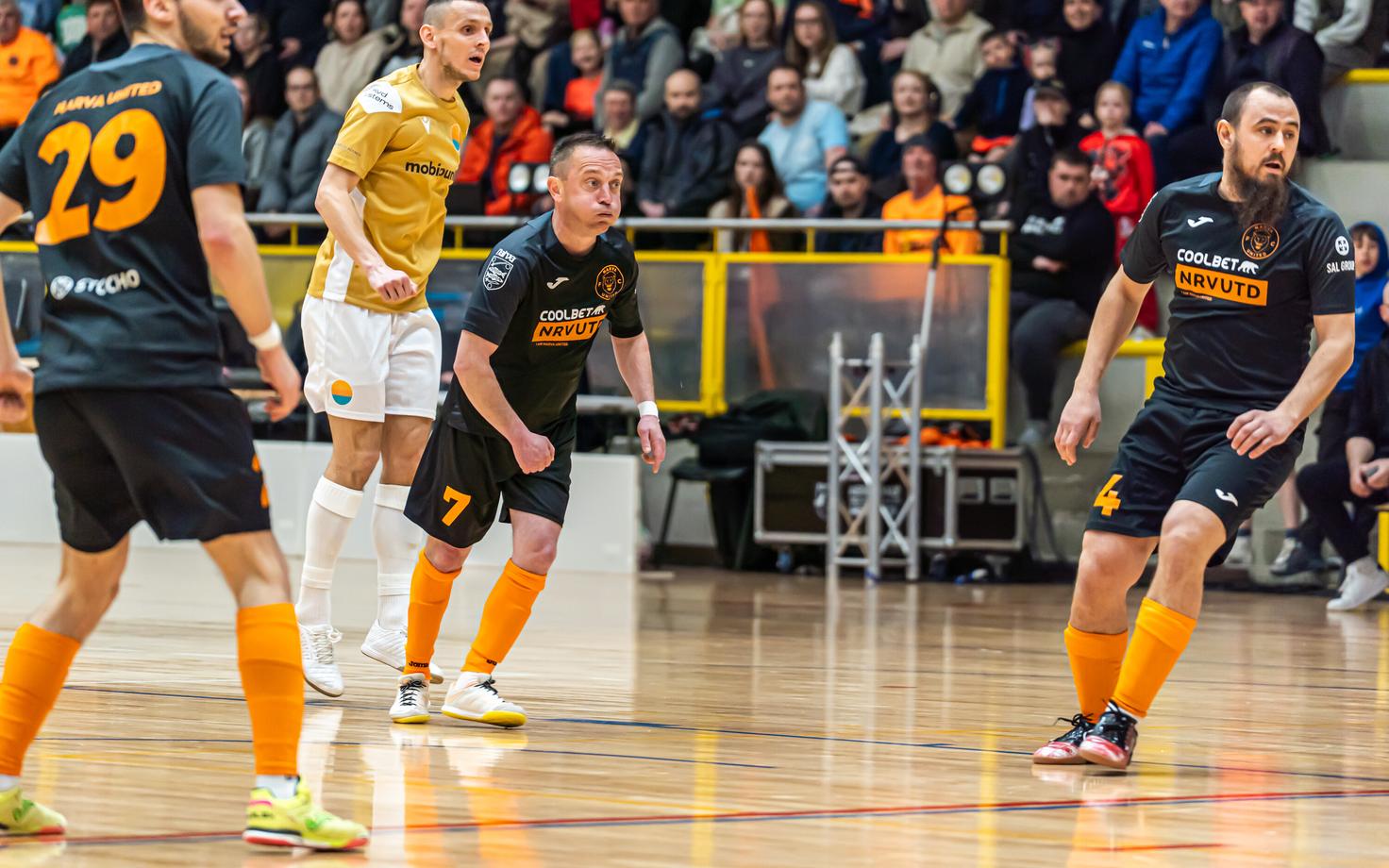 Denis Vnukov (kollases) lõi Narva Unitedile neli väravat (arhiivipilt).