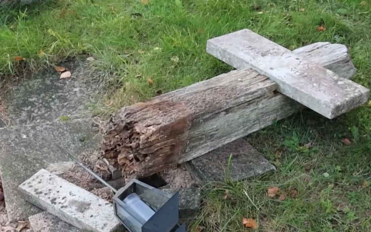 A vandalized gravestone in Kihelkonna cemetery in Saaremaa.