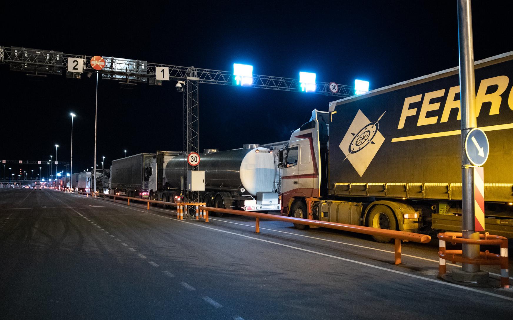 Exporto Riga Estonia's August goods exports rise 3% as imports jump 10% | News | ERR